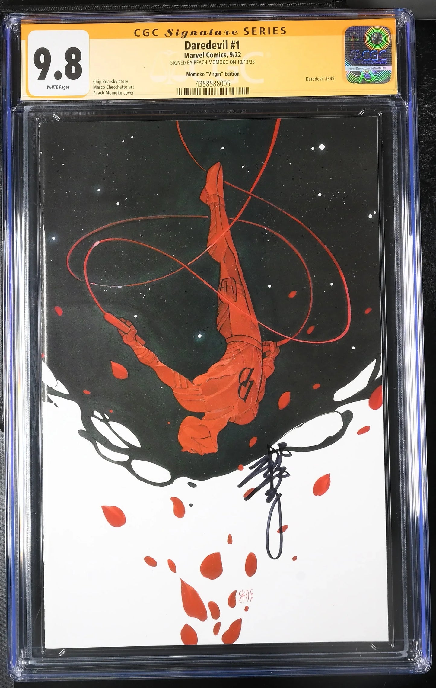 Daredevil #1 Peach Momoko Virgin Variant Edition CGC Signature Series 9.8